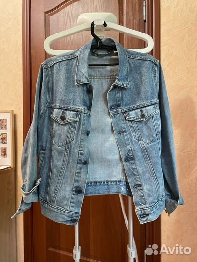 Джинсовая куртка levis