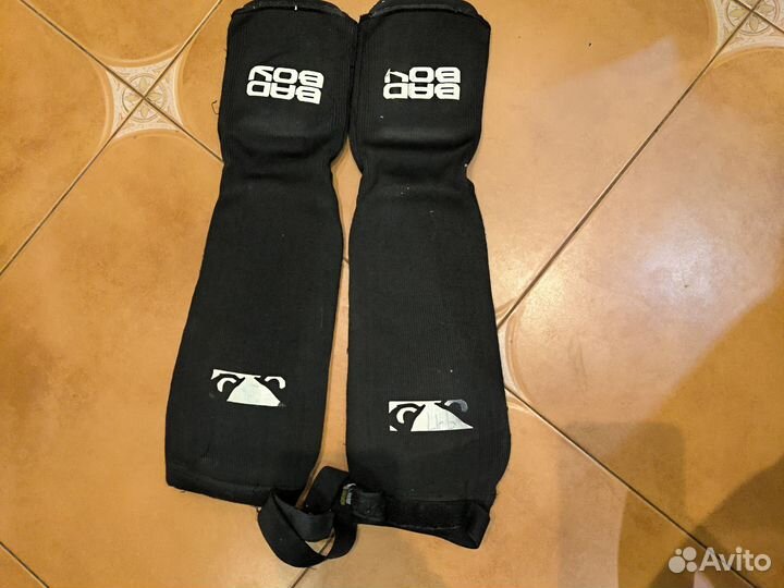 Накладки на голени