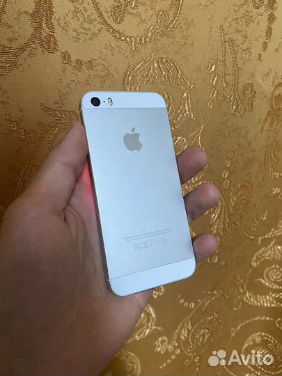 Телефон iPhone 5s