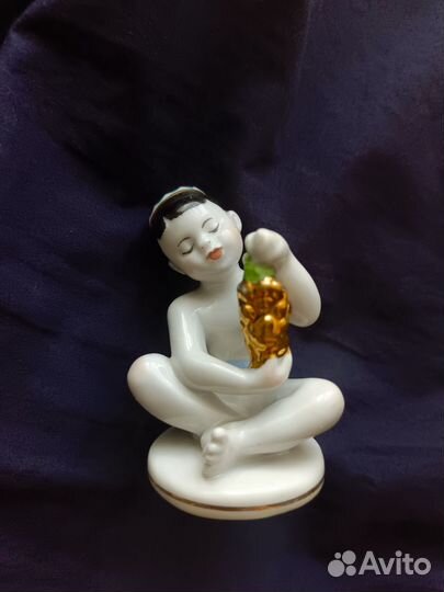 Мальчик узбек с виноградом, лфз в/с