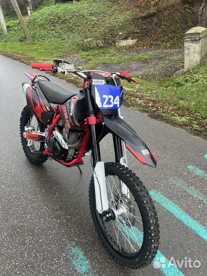 Мотоцикл BSE Z10