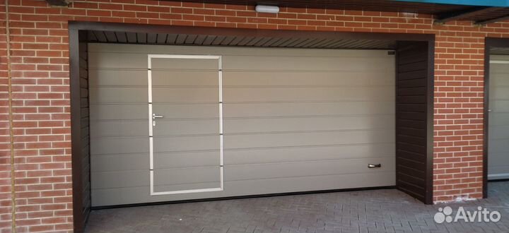 Секционные ворота