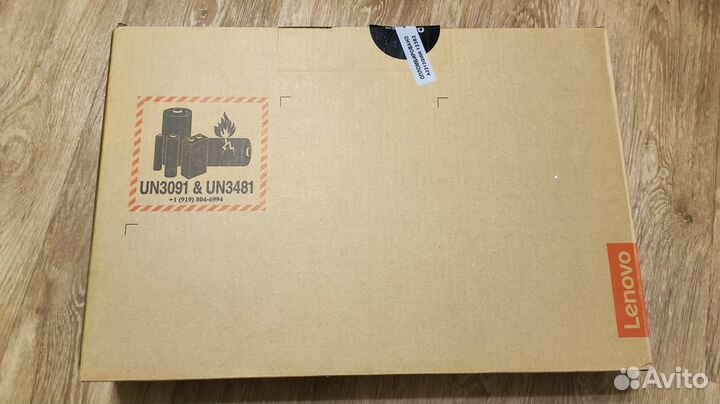 Ноутбук новый Lenovo i3 8/256 gb 15IRU8