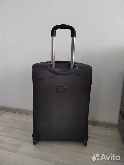 Чемодан на колесах бу размер м