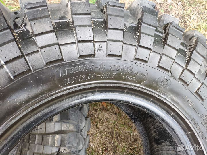 Maxxis M8060 Trepador 325/75 R16