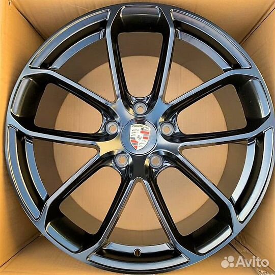 Диски на Porsche Cayenne 3 Cayenne Coupe R22