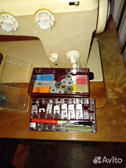 Машинка швейная 