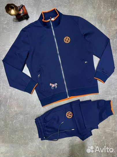 Спортивный костюм