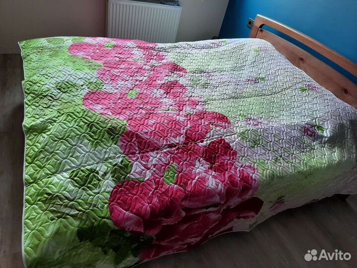 Покрывало на кровать новое