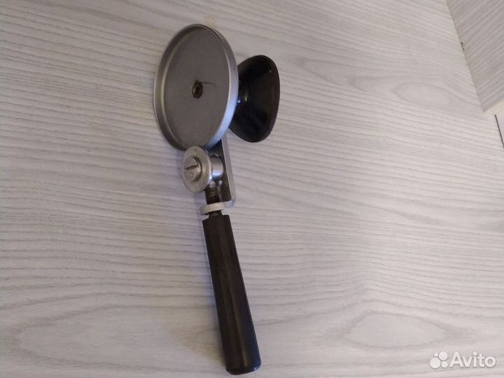 Закаточная машинка для жестяных банок