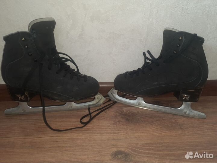 Фигурные коньки risport royal pro