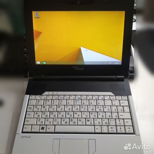 Ноутбук Fujitsu-Siemens Amilo Mini Ui 3520
