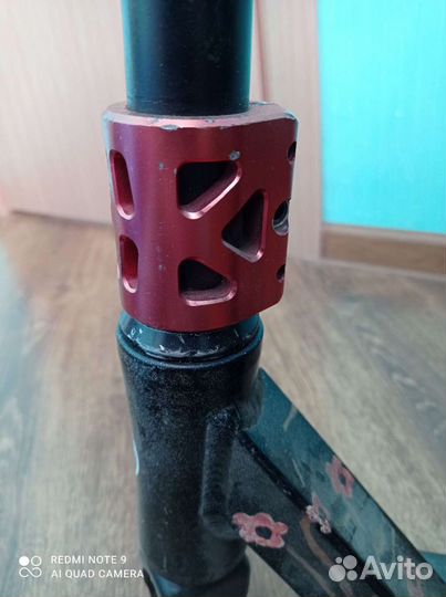 Зажим на трюковой самокат