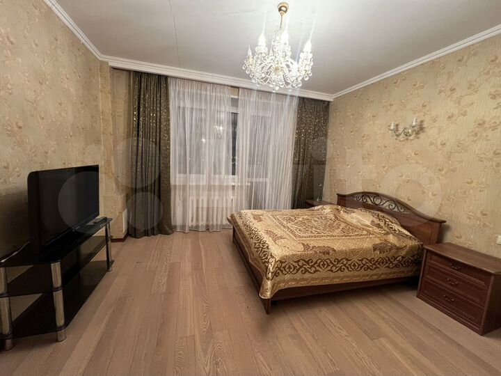 2-к. квартира, 80 м², 9/12 эт.