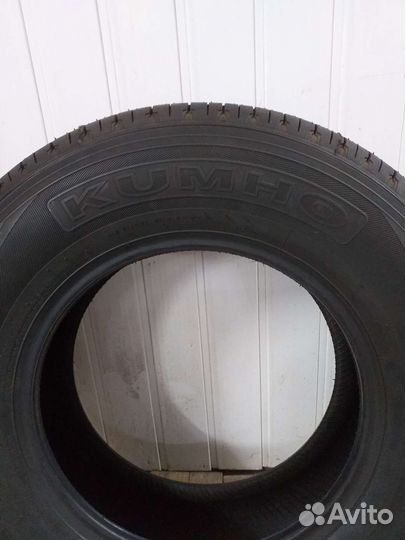 Kumho Road Venture ST KL11 215/75 R15 100S