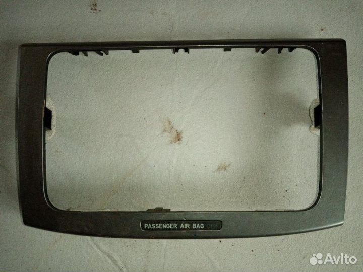 Рамка магнитолы Volkswagen Passat B6 CAX 2008