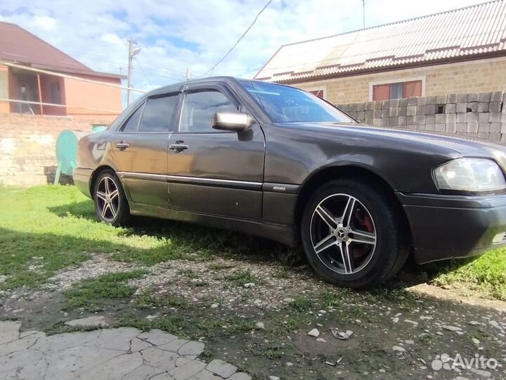 Mercedes-Benz C-класс 1.8 МТ, 1996, битый, 280 000 км