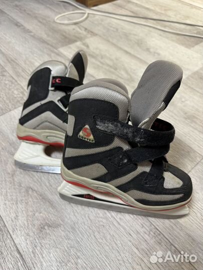 Коньки хоккейные детские