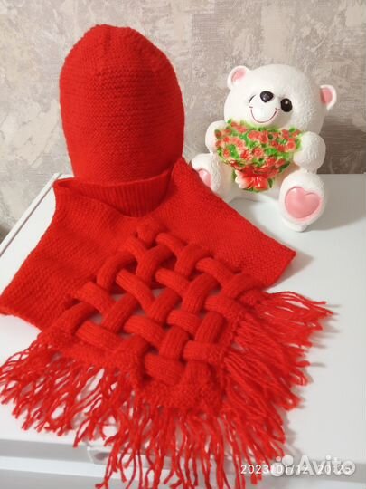 Комплект шарф-манишка с шапкой, ручная работа