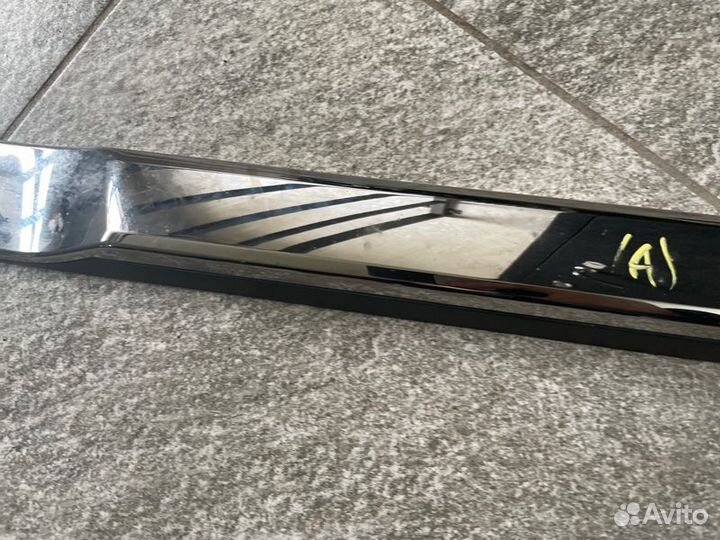 Молдинг двери Toyota Land Cruiser 200 4.5 дизель