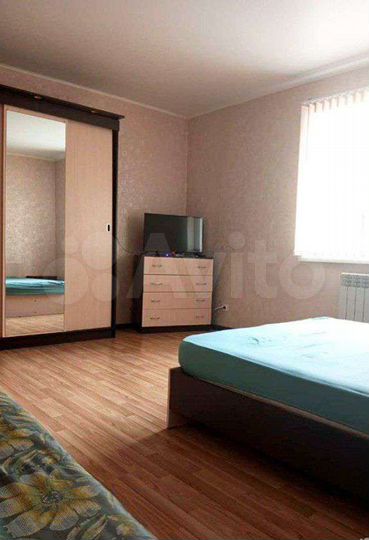 2-к. квартира, 57 м², 2/4 эт.