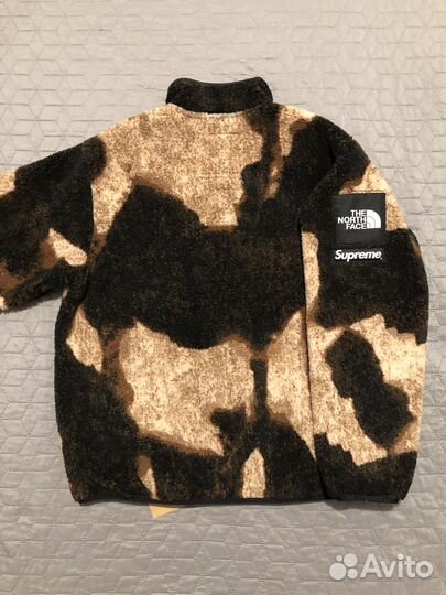 Supreme x The North Face