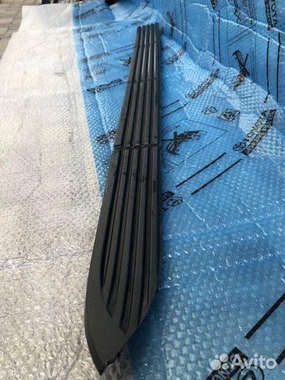 Накладка подножки правая Toyota Lc 200 2012-2020