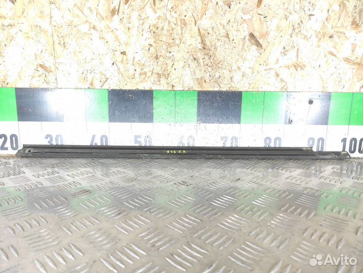 Молдинг стекла двери левой задней Ford Focus 1998-2005