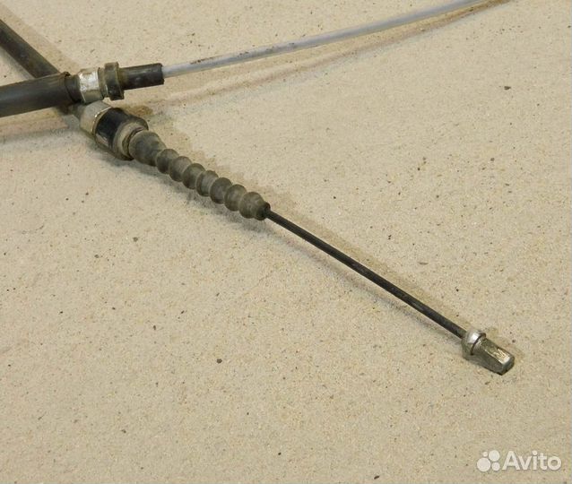 Трос заднего тормоза (диск) VW Passat B3