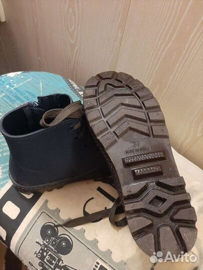 Резиновые ботинки