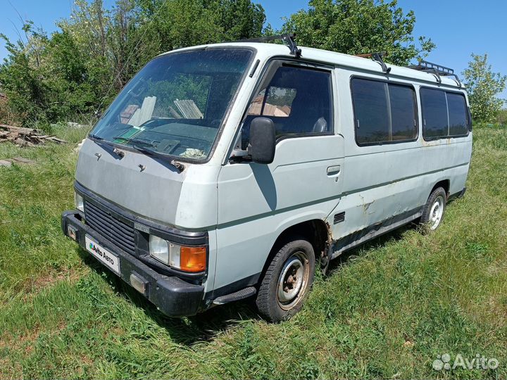 Nissan Urvan 2.7 МТ, 1989, 200 000 км