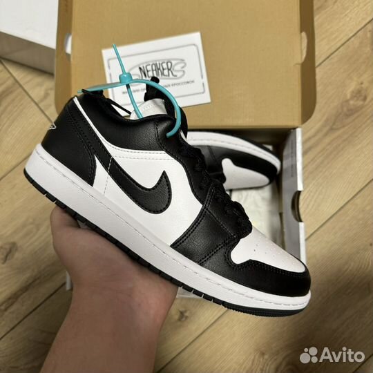 Nike air jordan 1 low white black оригинал