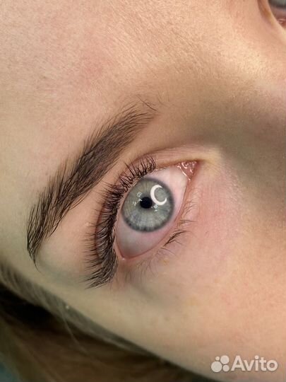 Коррекция и окрашивание бровей