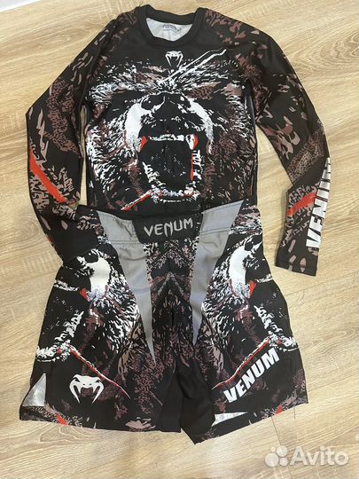 Рашгард и шорты Venum