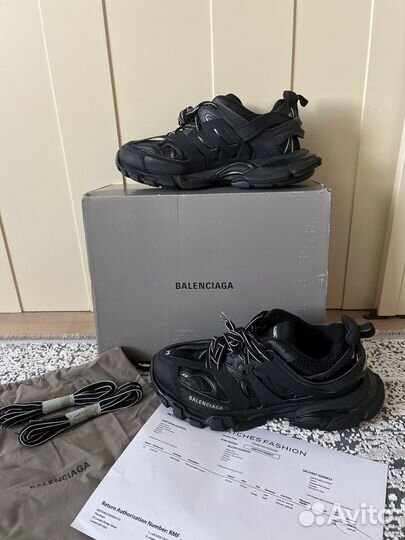 Balenciaga track 1