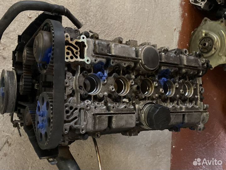 1001837007 Volvo S 60,S 80 головка блока цилиндров