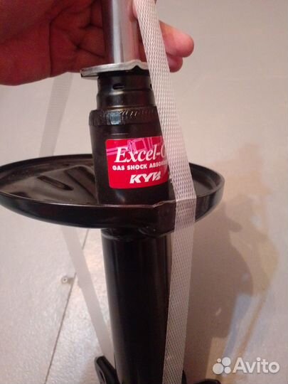 Стойка амортизатора