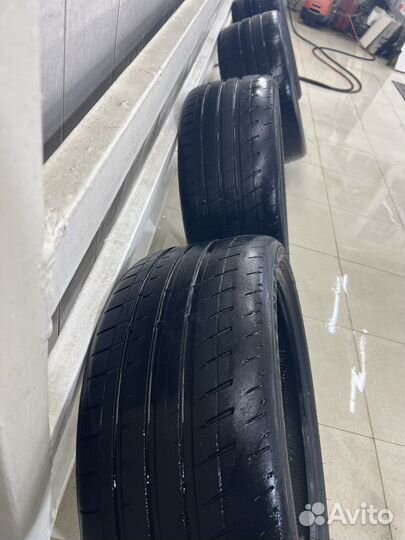 Bridgestone Potenza S007 245/35 R20 и 275/30 R20