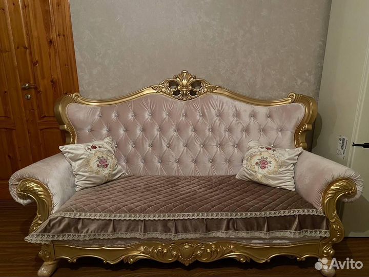 Диваны и холлы