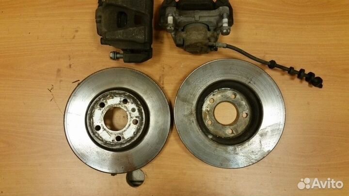 Суппорт передний правый левый Audi A3 8V