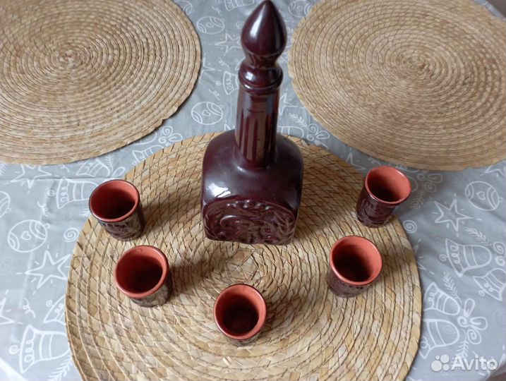 Графин с рюмками глиняный