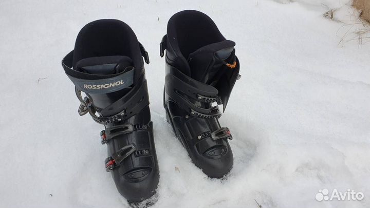 Горные лыжи в комплекте с ботинками