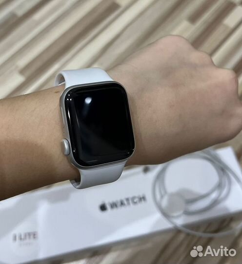 Часы женские apple watch se 2022 40мм