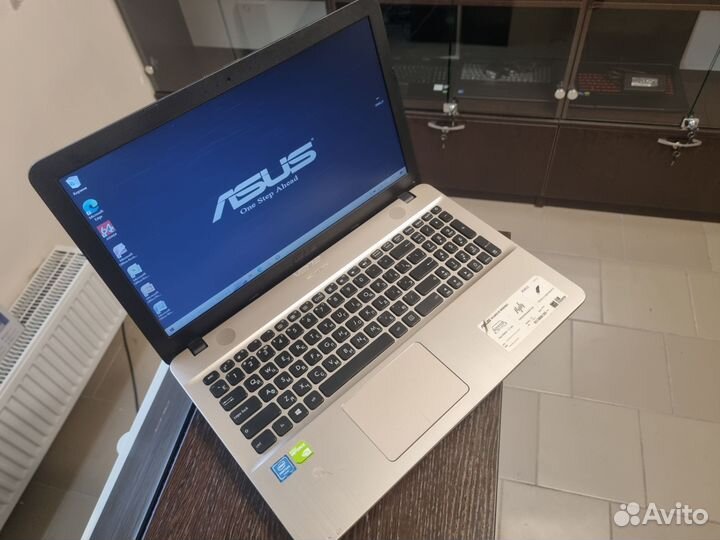 Asus VivoBook X541SC (Intel N3710 / Geforce 810M)