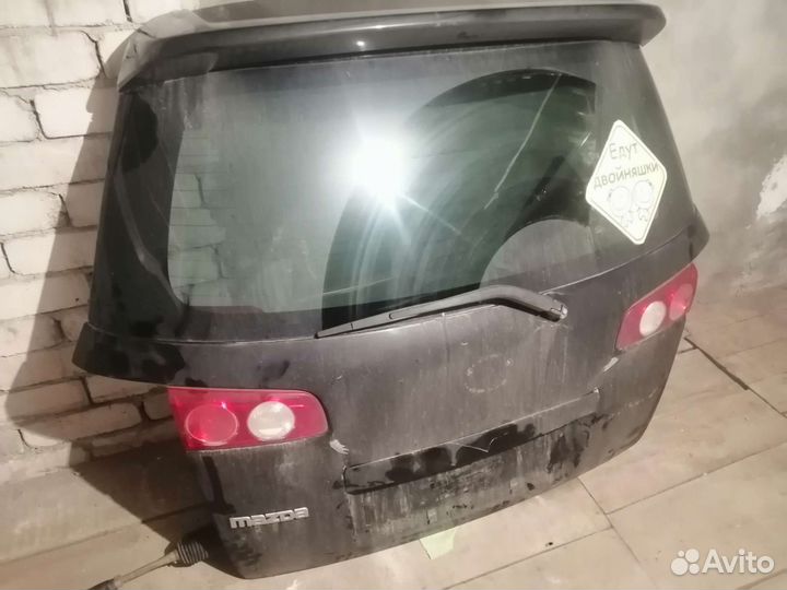 Дверь багажника Mazda Demio DY5W