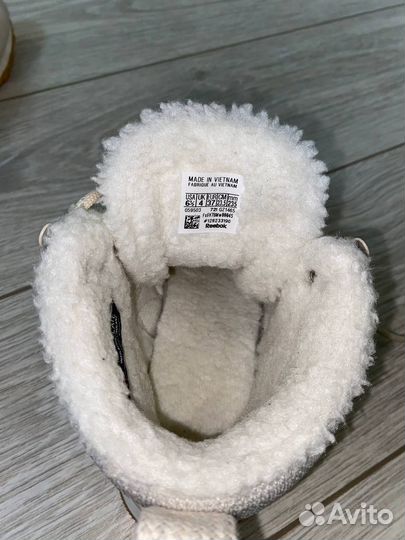 Кроссовки женские Reebok утепленные