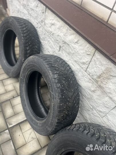 Nokian Tyres Hakkapeliitta 8 SUV 215/65 R16 102T