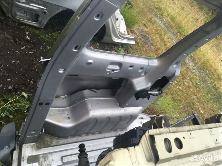 Крыло заднее левое Peugeot Partner Пежо Партнер