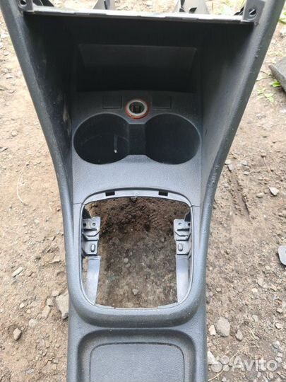 Консоль центральная Hyundai Solaris 1 2011