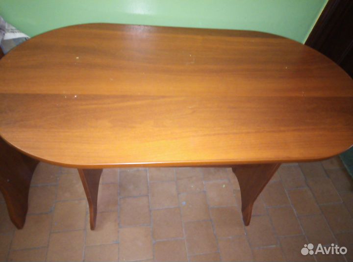 Продам кухонный стол